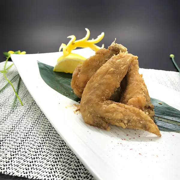 Deep Fried Chicken Wings — 6 crispy golden wings at Noodle Wok Mississauga